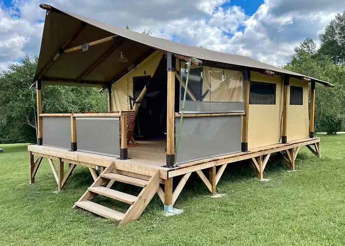 Camping Toile Avec Terrasse, Acces Handicape - Api-1-52-1479 *