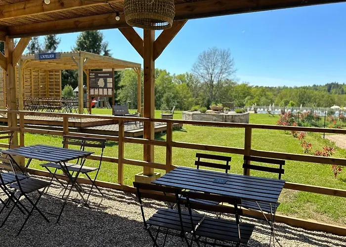 Camping Toile Avec Terrasse, Acces Handicape - Api-1-52-1479 La Douze