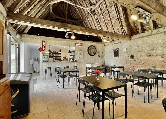 Camping Toile Avec Terrasse, Acces Handicape - Api-1-52-1479 *